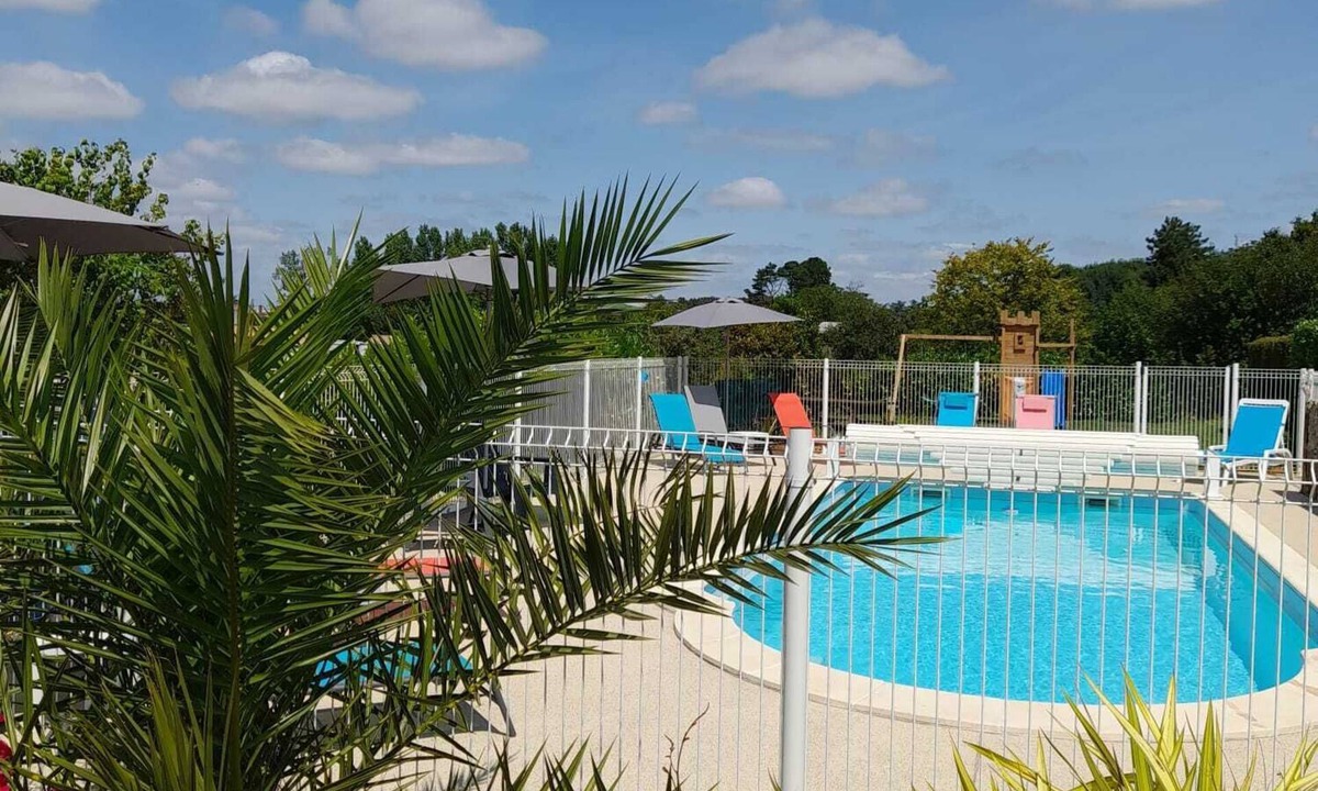 Saint-Valerien Cottage | Charming rural gite set in spacious gardens in the beautiful Vendee