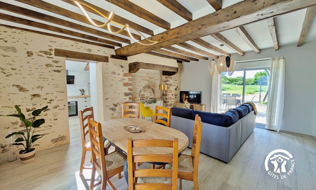 Ampoigne Cottage | Charming rural gîte for 6, pets allowed, wifi, private parking