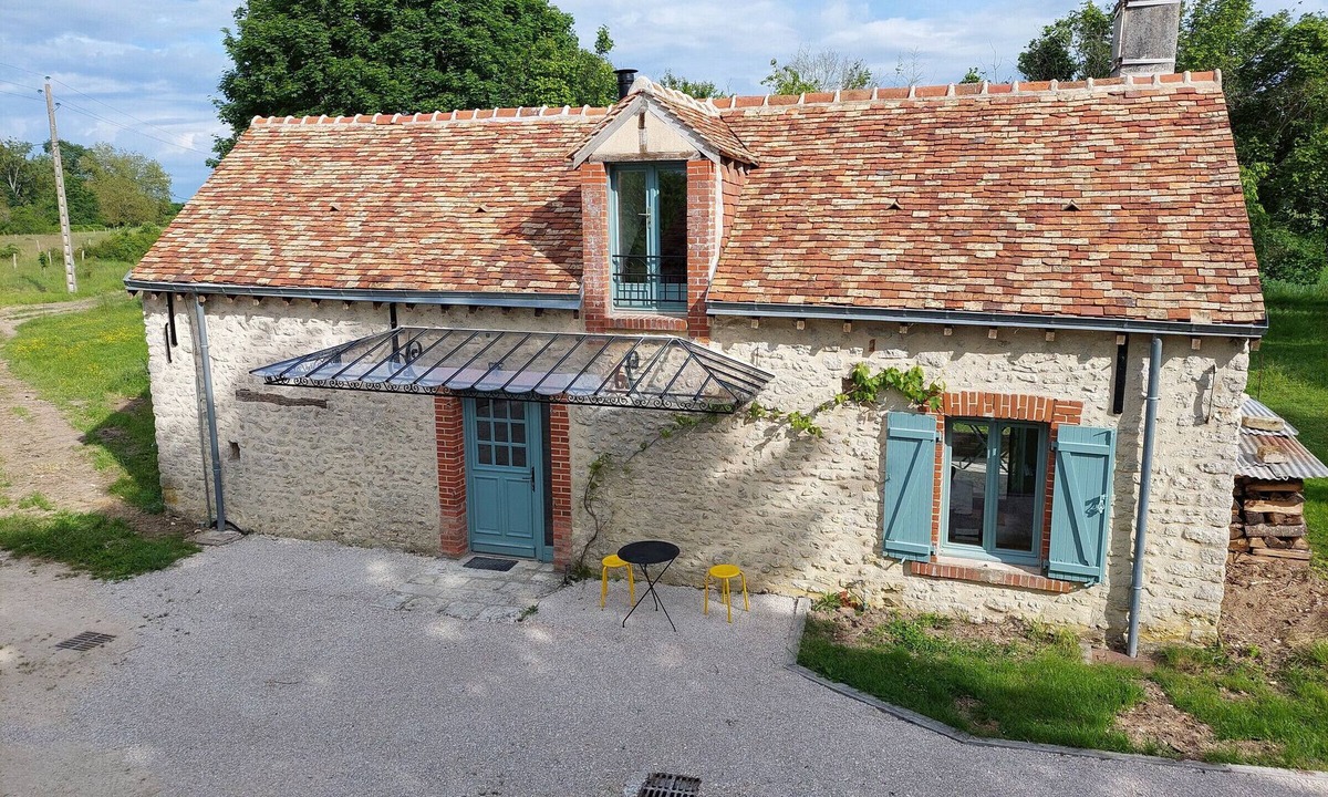 Gemigny Cottage | Charming Rural Retreat with High-Speed Fiber, Home Cinema & Orchard Access