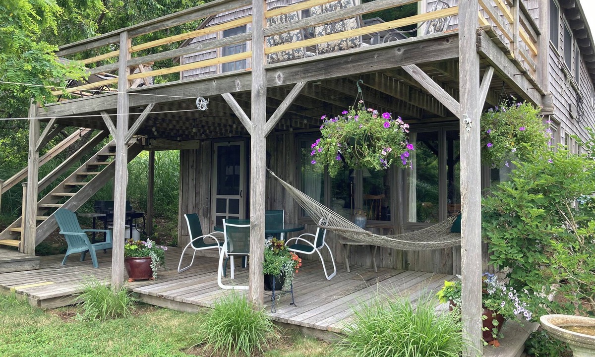 Chilmark Cottage | Charming Rustic Cottage