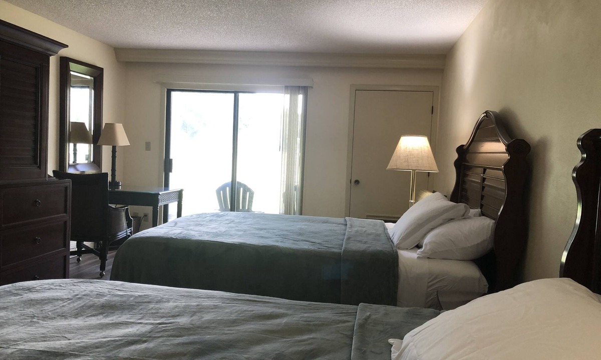Wesley Chapel Condo | Charming Saddlebrook Stay . Private room with bath.