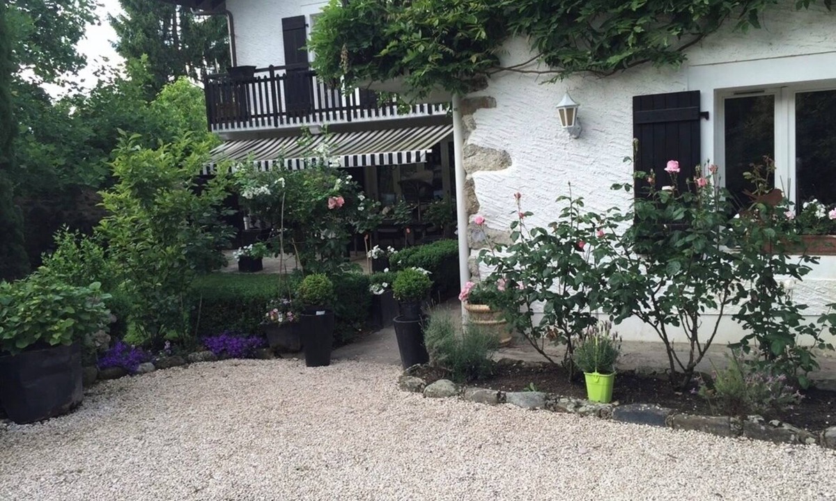 Veigy-Foncenex Bed & Breakfast | Charming Safarie Room