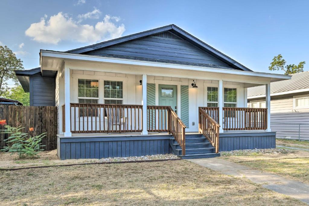 Highland Park House | Charming San Antonio Home ~ 4 Mi to Downtown