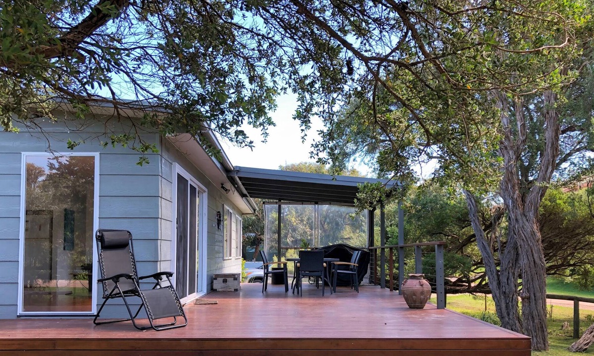 Sandy Point Cottage | Charming Sandy Cottage