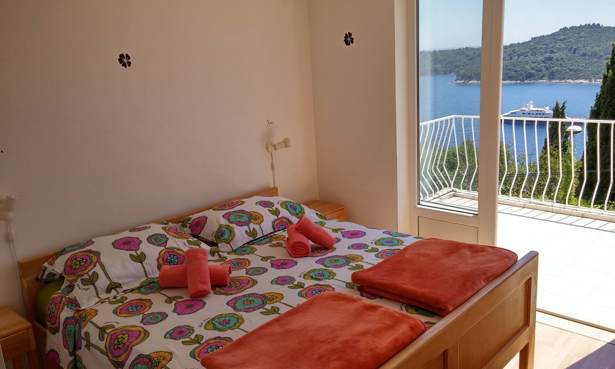 Ploce Apartment | Charming Sea View Studio