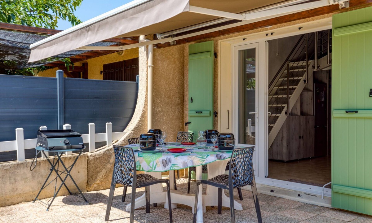 Marseillan Plage House | Charming Seaside House with Terrace