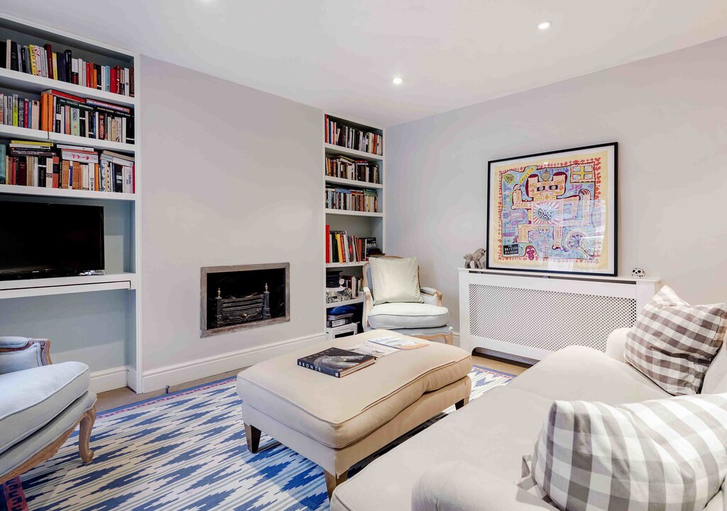 Askew Apartment | Charming Shepherds Bush Apartment