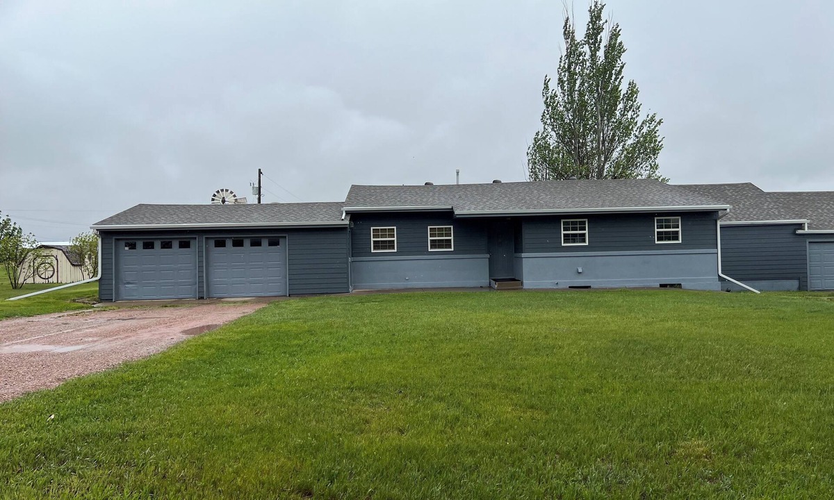 New Underwood House | Charming Small-Town Getaway in New Underwood