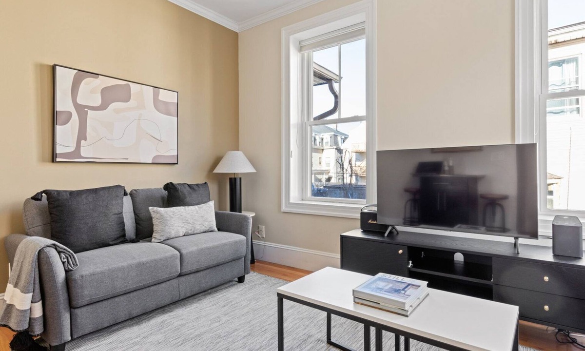 East Somerville Apartment | Charming Somerville 1BR nr Sullivans Square T, by Blueground