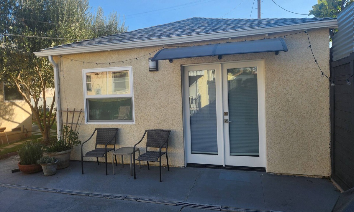 Westchester House | Charming, spacious 1-bedroom home with luxurious amenities in LA's west side