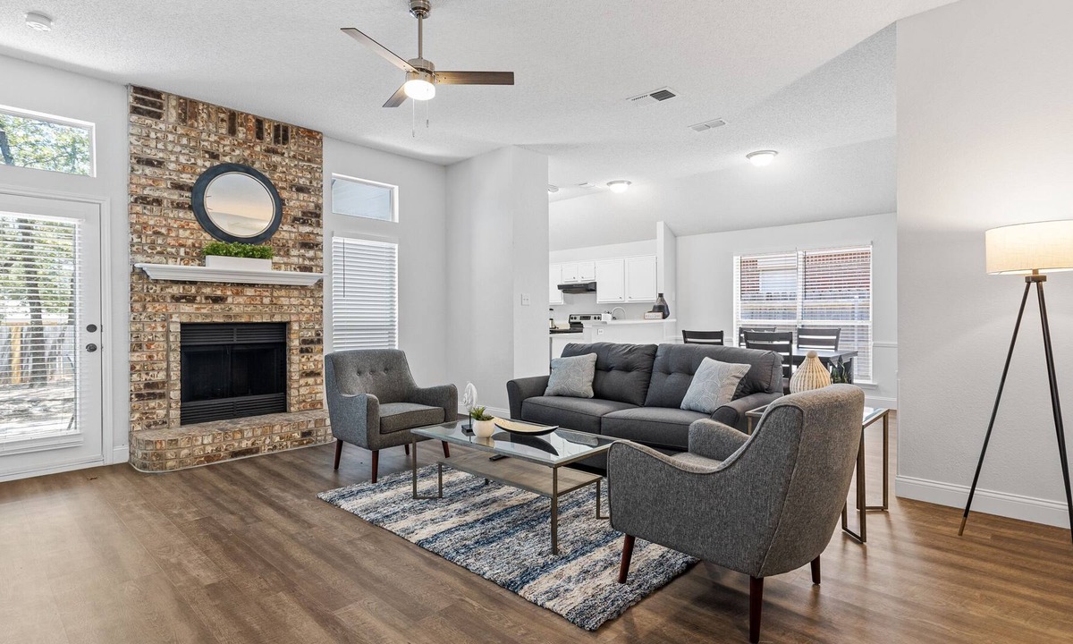 Azle House | Charming & Spacious - 3RB Home!