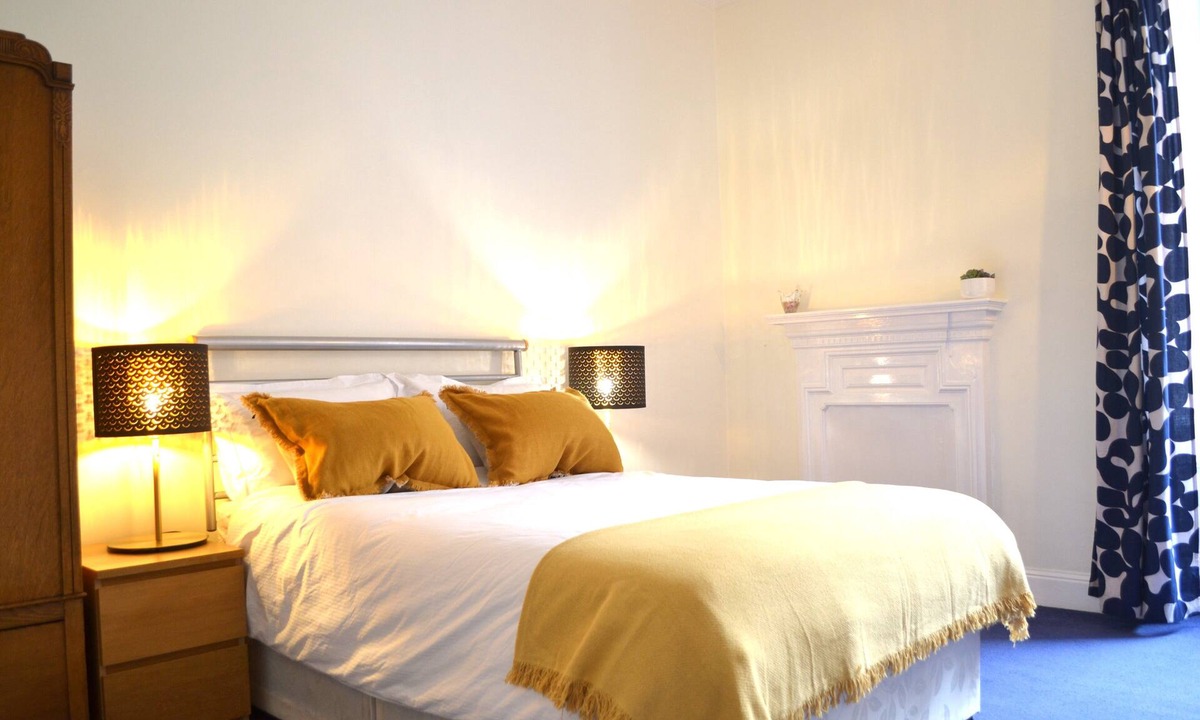 Bruntsfield Apartment | Charming Spacious Central Apartment