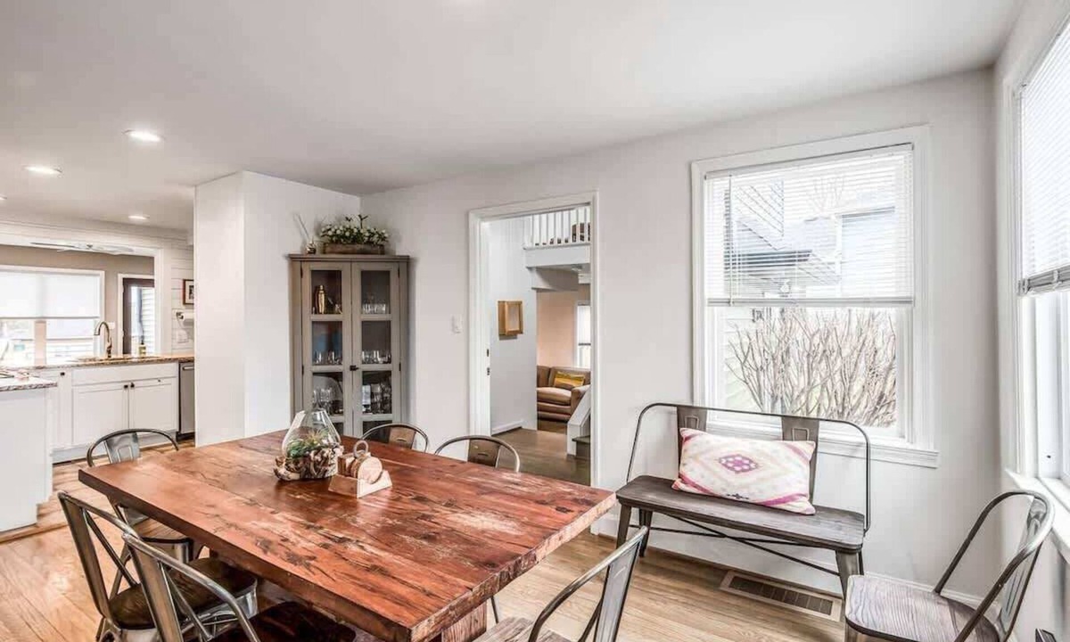 Berry Hill House | Charming Spacious Home - 10 mins to Downtown!