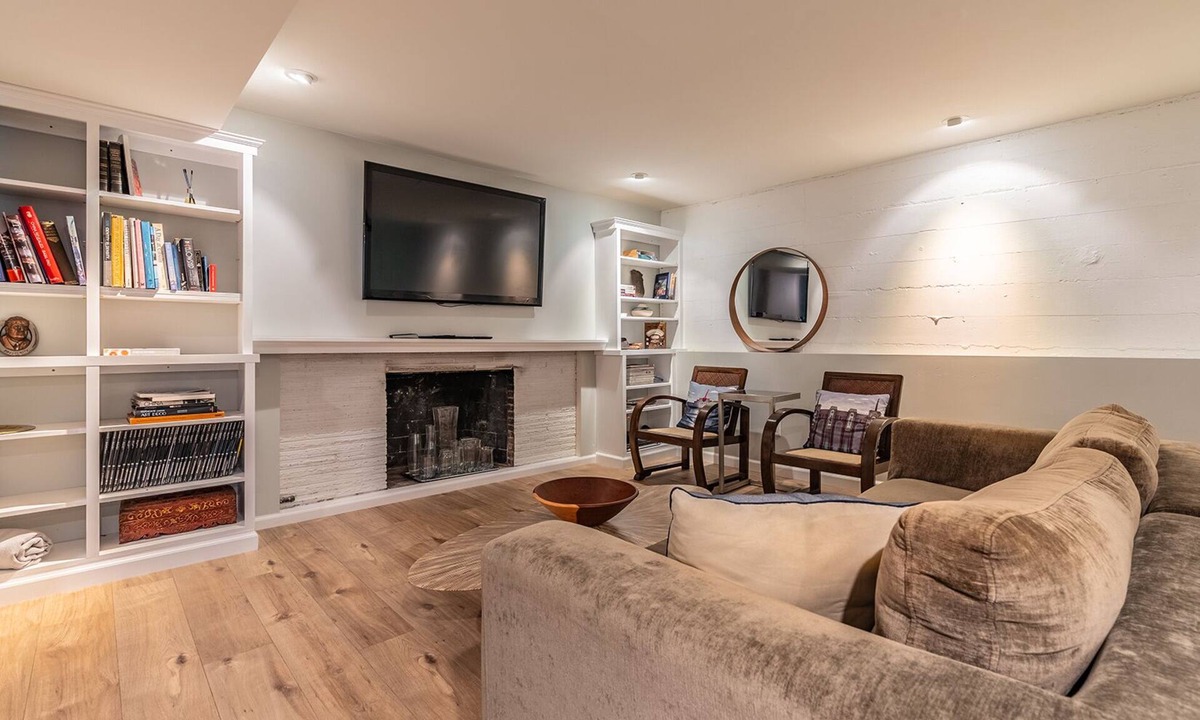 Seattle Metro Area House | Charming & Spacious Lakewood Retreat with 4BR/2BA