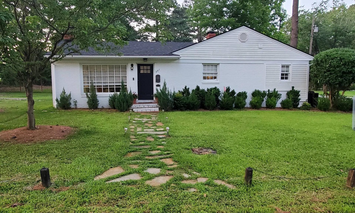 Fuquay-Varina House | Charming,Spacious2-BR 2-Bath Home in a Blooming town with Free parking