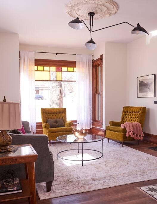 Des Moines House | Charming Spacious Victorian Home Close to Downtown