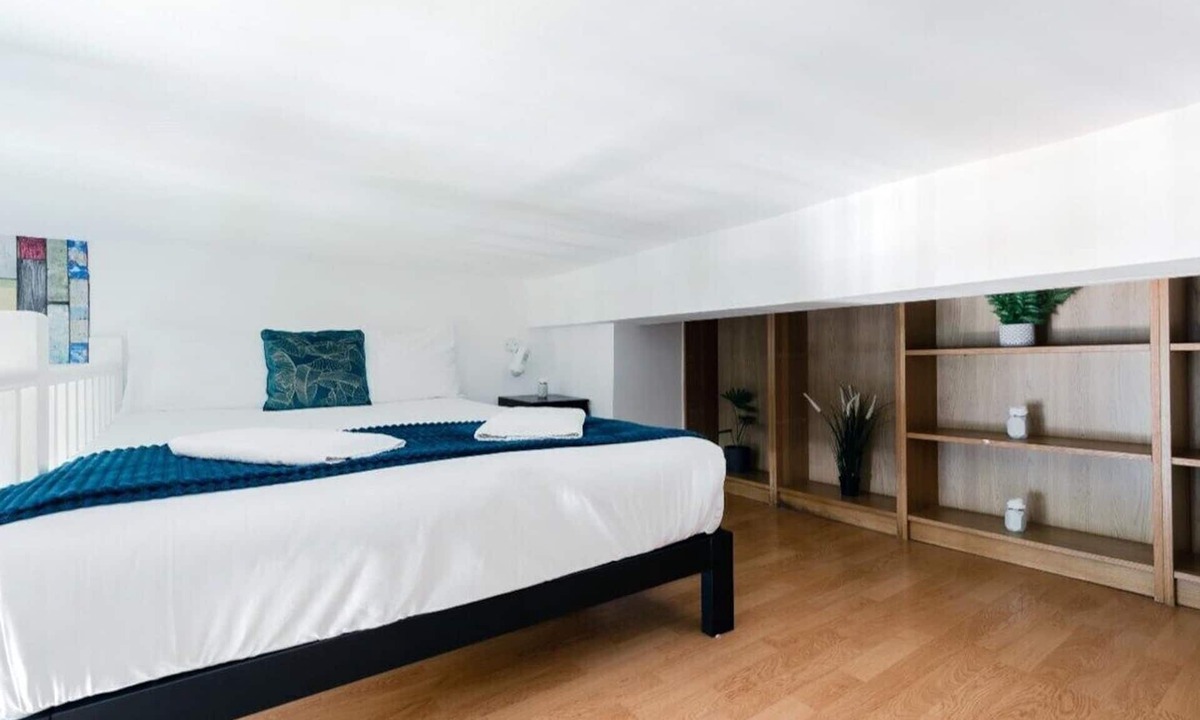 Colville Apartment | Charming Split Level Studio Portobello Road