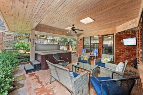 Quail Creek House | Charming Stay with Hot Tub, Patio and Antique Charm