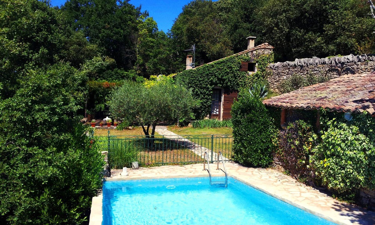 Goudargues Cottage | Charming Stone Cottage Property with pool and great views