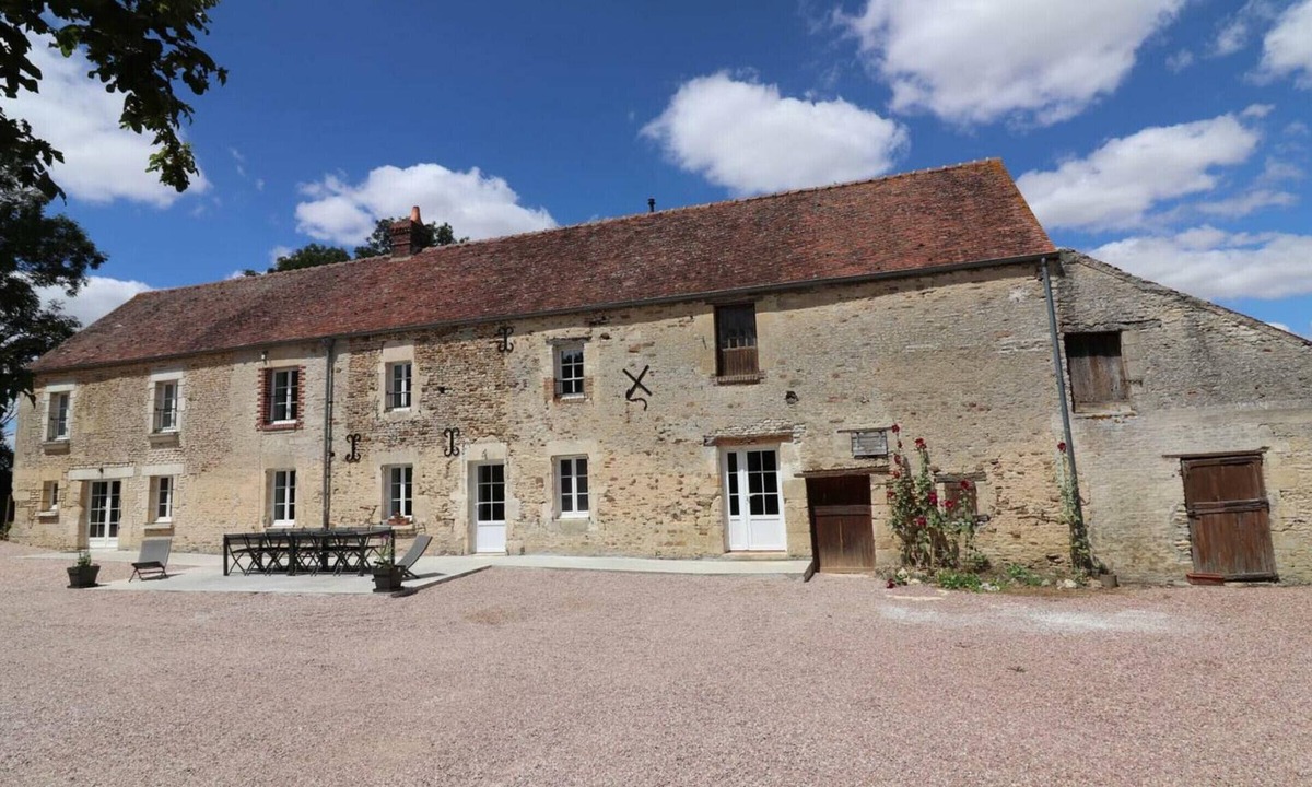 Merri Cottage | Charming stone country house with WIFI, terrace and enclosed garden