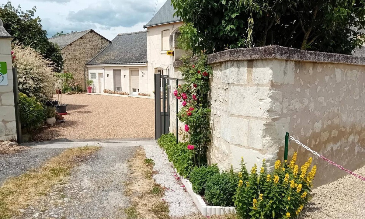 Sazilly Cottage | Charming Stone House with Garden Near Chinon