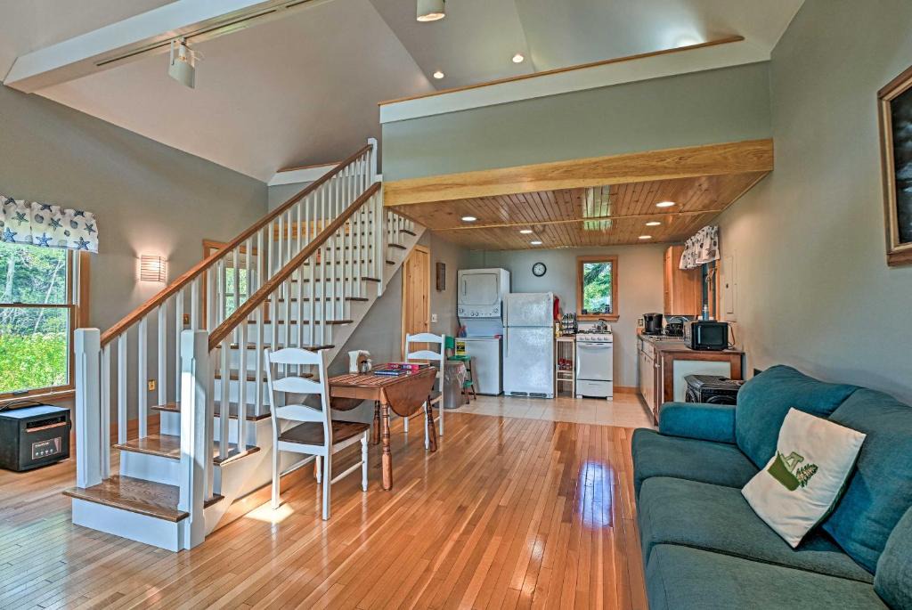 Stonington Apartment | Charming Stonington Studio with Ocean Views!