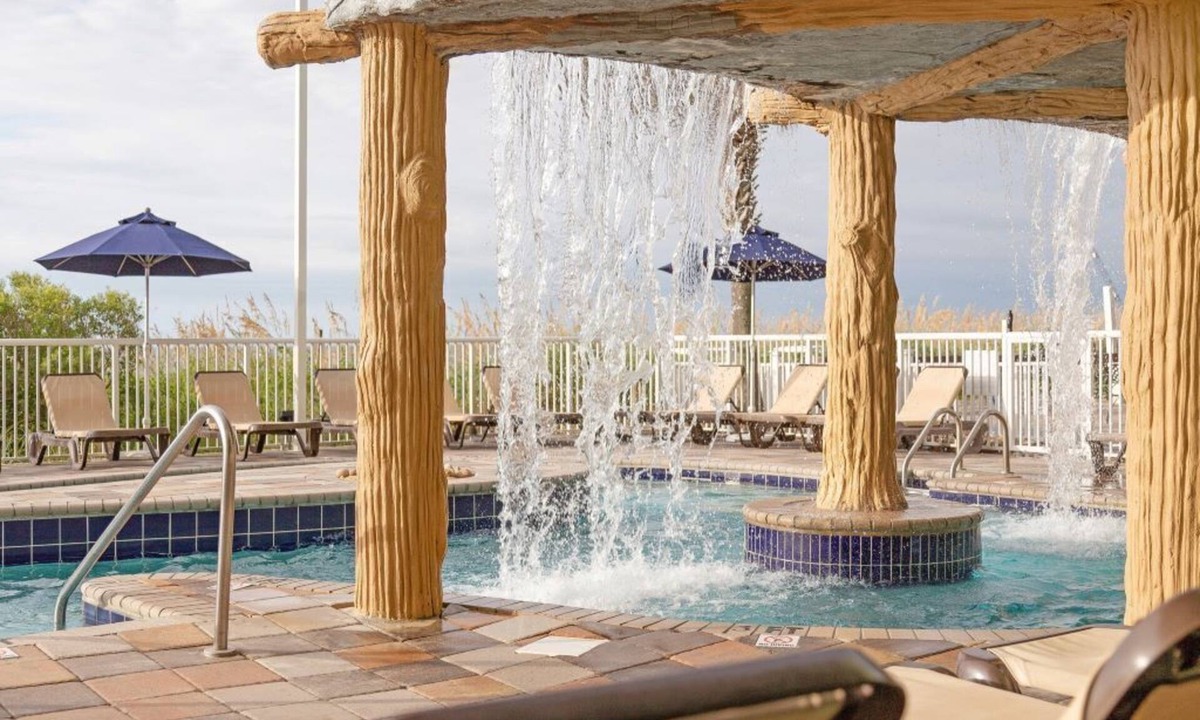 Cherry Grove Beach Hotel | Charming Studio suite in the heart of Myrtle Beach.