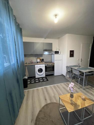 Champigny-sur-Marne Apartment | Charming studio with sleeping area near Paris et Disneyland