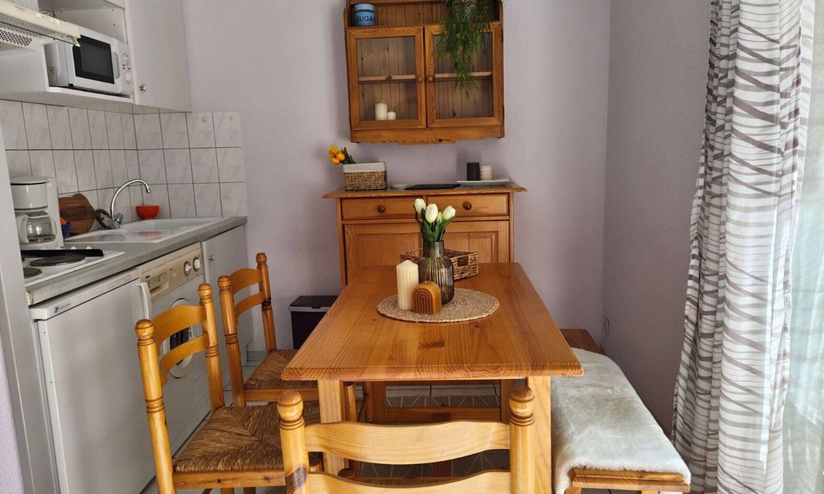 Luz-Saint-Sauveur Apartment | Charming Studio for 4 with Balcony, Parking & Ski Storage – Near Ski Resorts