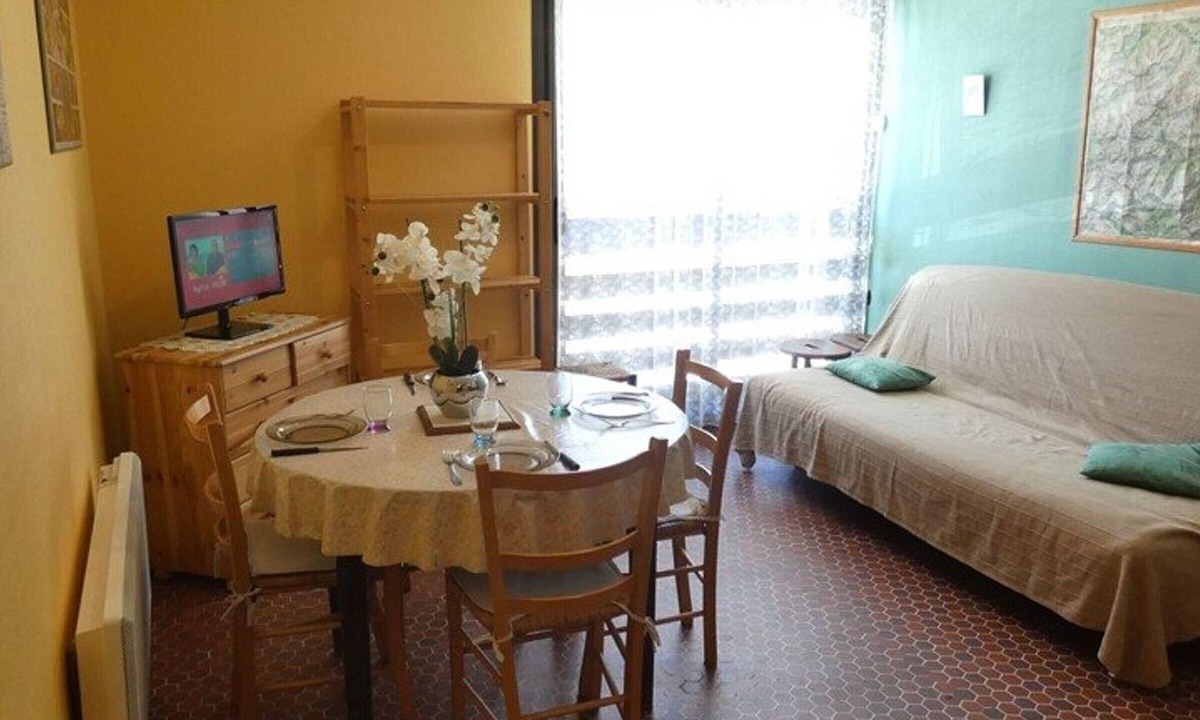 Pla d'Adet Apartment | Charming Studio for 4 in Saint-Lary-Soulan - Near Slopes, Parking, South-West Exposure