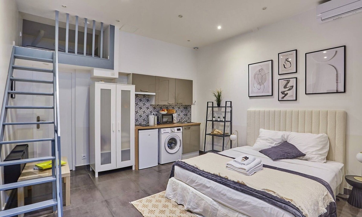 Batignolles Apartment | Charming studio Center of Paris Montmartre