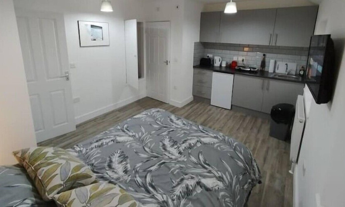 Chase Apartment | Charming Studio Flat in Enfield