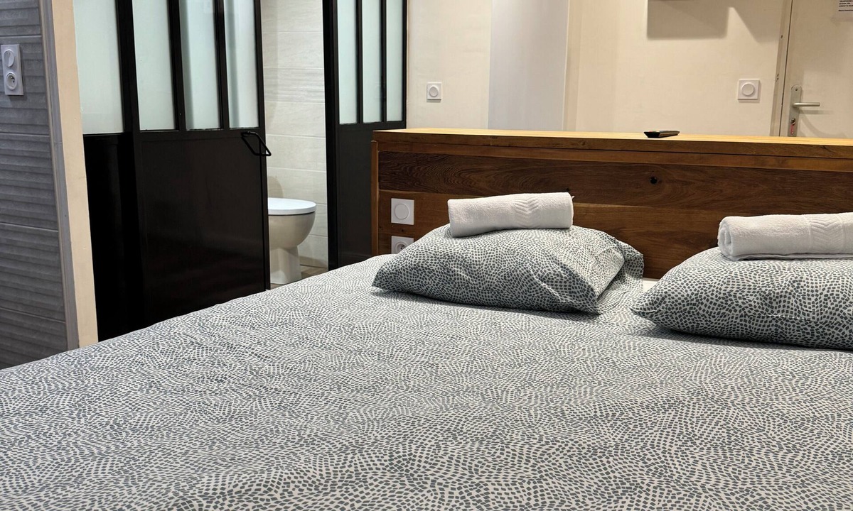 Gorge de Loup Apartment | Charming Studio for 2 Guests – Quai de Saône