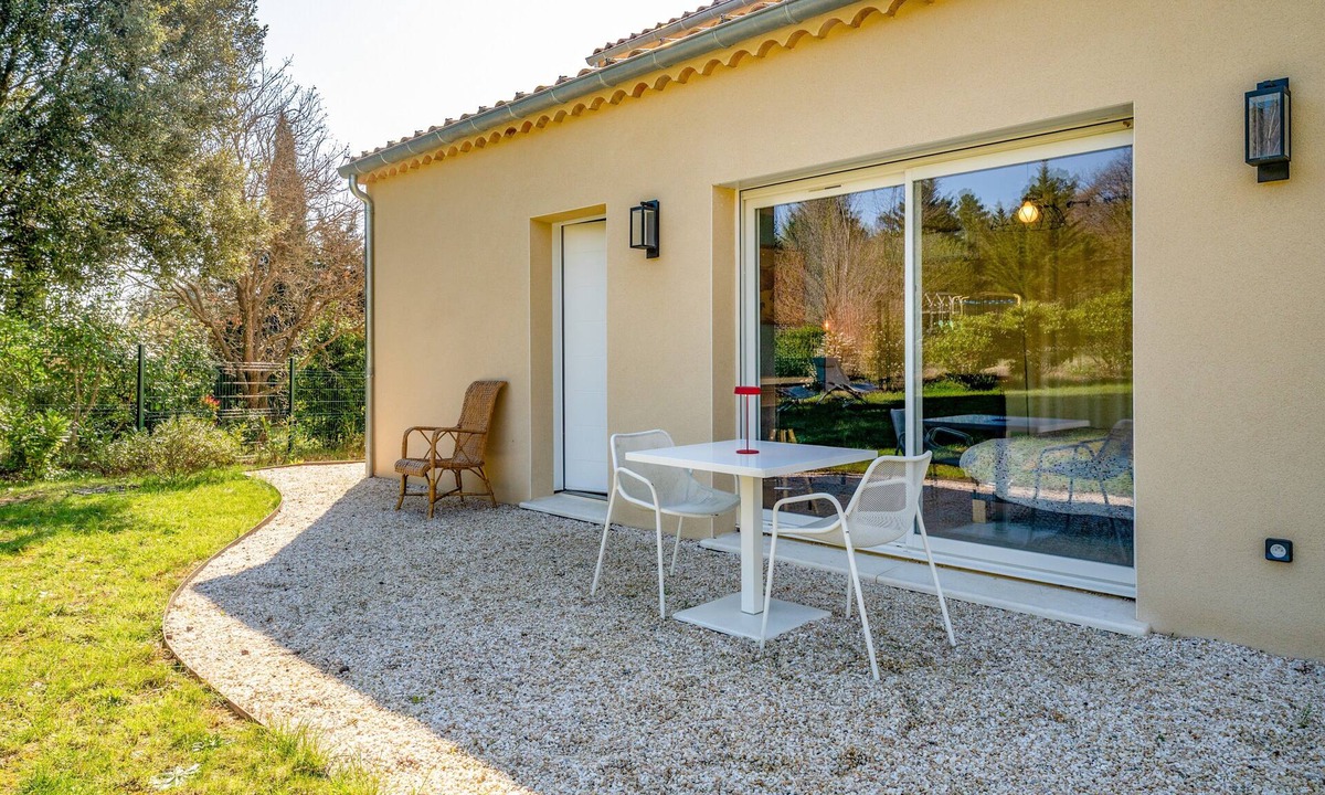 Fontareches Cottage | Charming Studio in Fontarèches (Gard) with Shared Pool, Wi-Fi & Air Conditioning