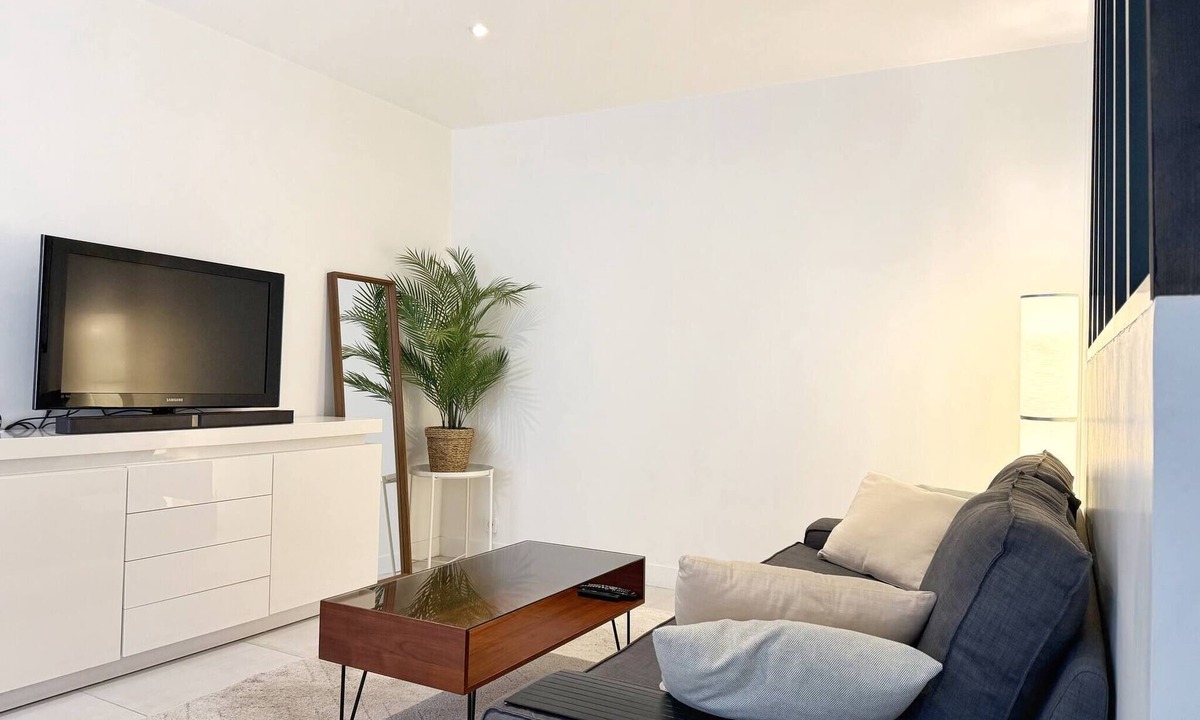 Quartier de la Folie-Mericourt Apartment | Charming studio in the heart of République