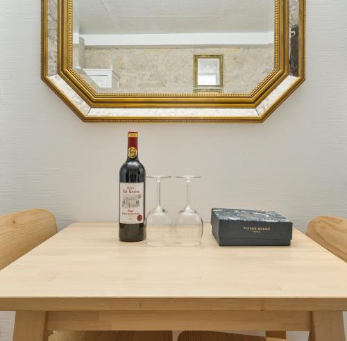 Les Halles Apartment | Charming Studio Louvre