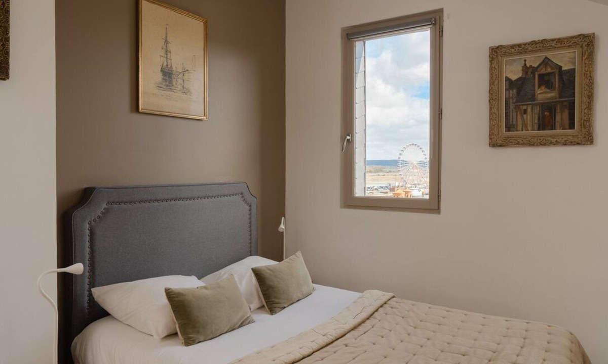 Honfleur Apartment | CHARMING STUDIO. ROMANTIC. CALM. FULL CENTER. RENOVATION 2017. VERY BRIGHT