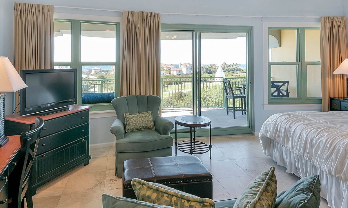 Rosemary Beach Condo | Charming Studio for 2, Pool Views, Next to Alys + Free Attraction Tickets!