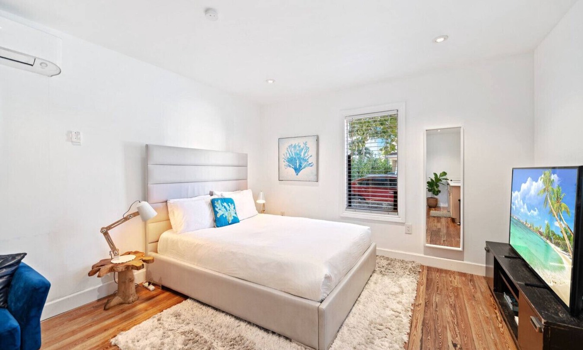 Douglas Apartment | Charming Studio with shared Patio