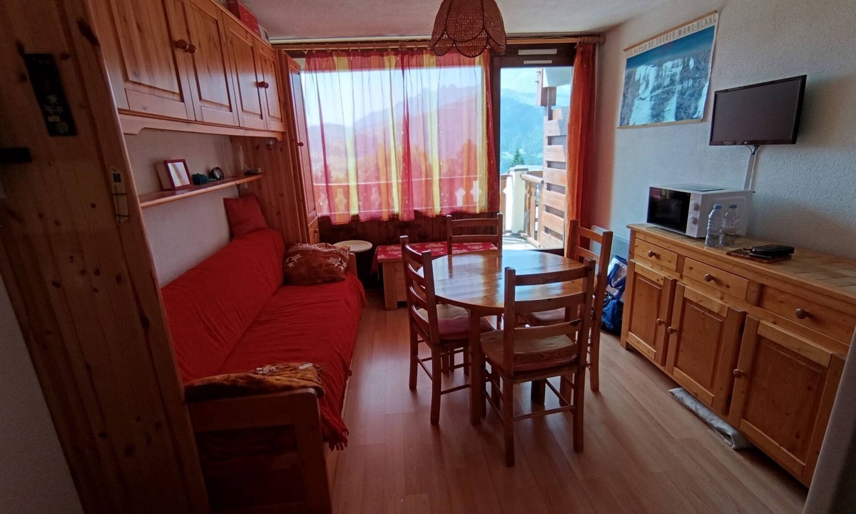 Cohennoz Apartment | Charming studio with breathtaking view of the Aravis mountain range