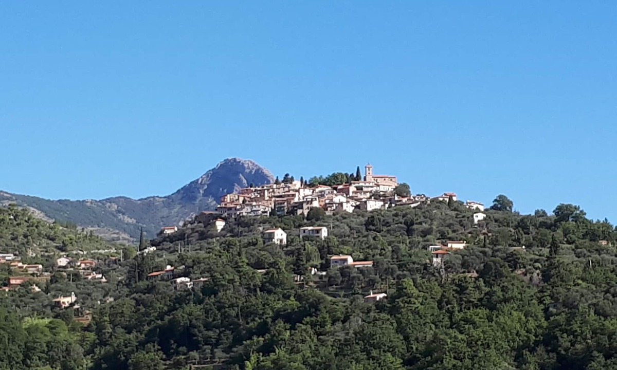 Coaraze Apartment | Charming studio, with private garden