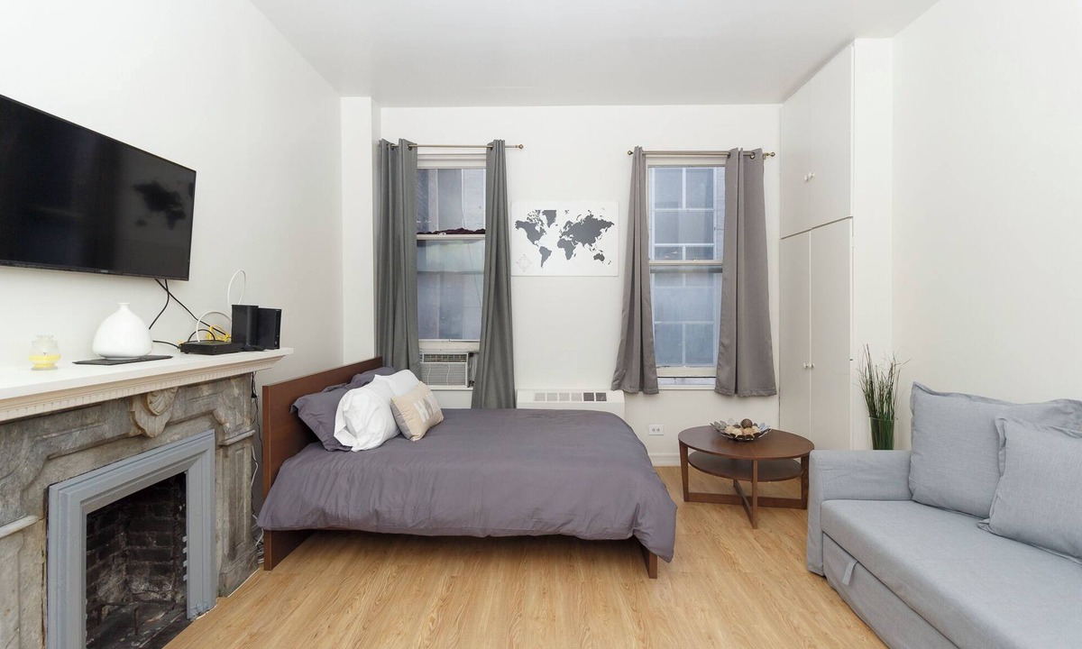 Midtown East Apartment | Charming studio with Queen Bed and Sofa bed in welcoming New York