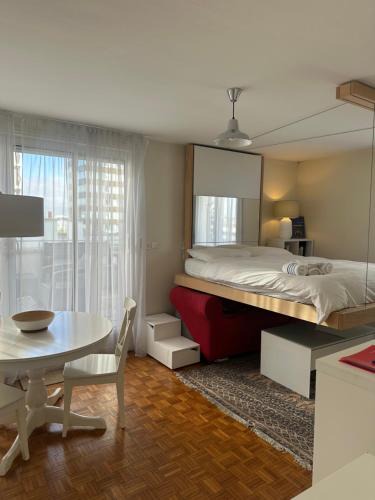 Quartier de Javel Apartment | Charming Studio with terrasse - 1BP2P - Eiffel Tour