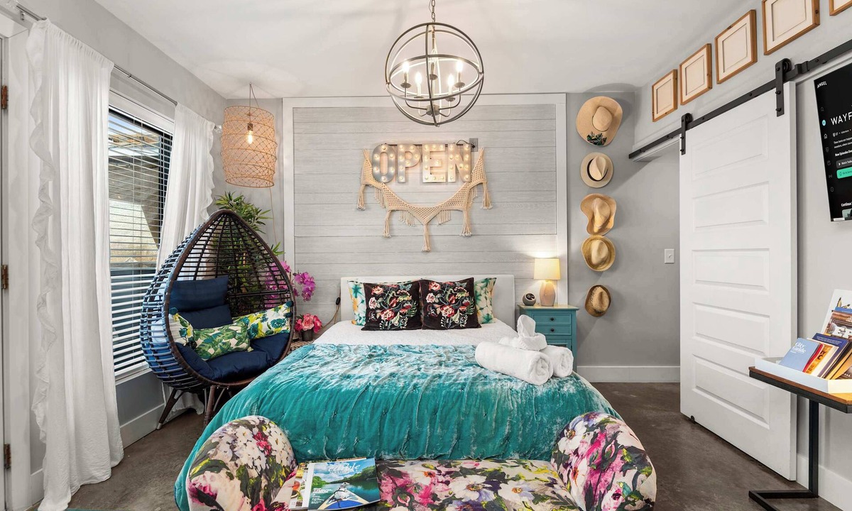 The Nations Apartment | Charming Studio with Private Deck in Nashville