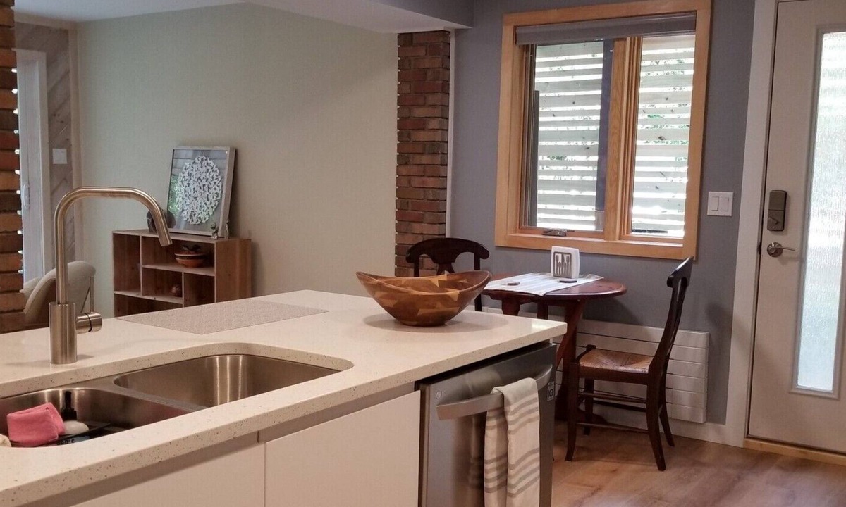 Ithaca House | Charming, stunning beautiful Apartment https:/players.cupix.com/p/1b0E82F5!