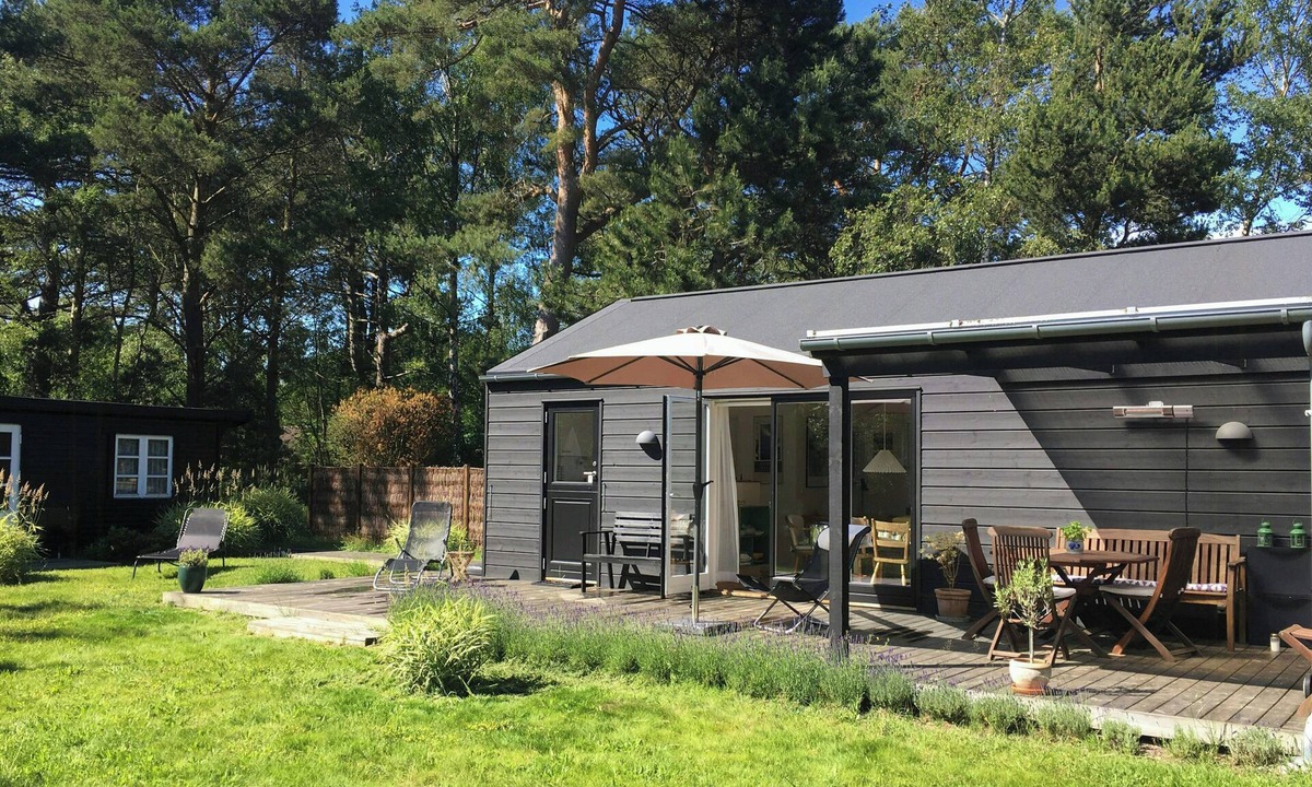 Hojby House | Charming summer house in walking distance to beach