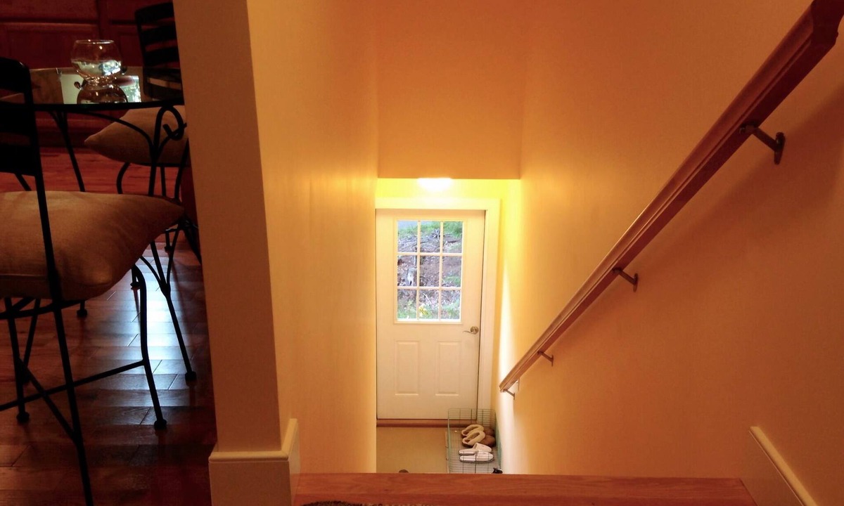 North Thetford Apartment | Charming Sunny Studio with Detached Garage in the Upper Connecticut Valley