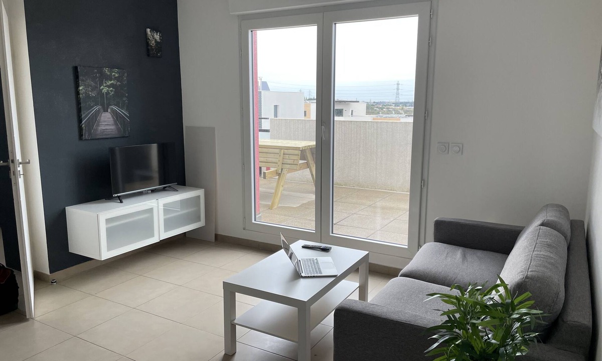 Saint-Jean-de-Vedas Apartment | CHARMING T2 WITH LARGE TERRACE IN A QUIET LOCATION