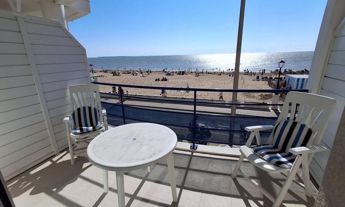 Quartier du Casino Apartment | Charming T2Bis Châtelaillon-Plage 3 pers with pool