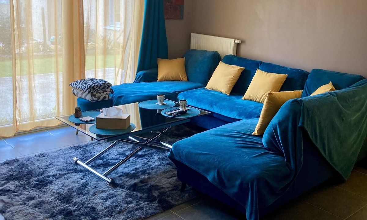 Bourg Pelousiere Apartment | Charming T3 in a quiet area + Garden & Terrace + Parking